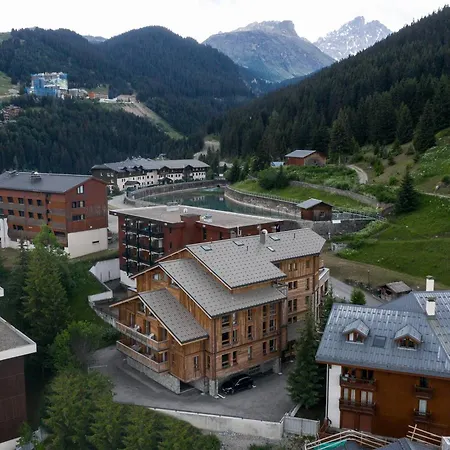 アパート Duplex Plein Sud A Village - 4 Pers - Pieds Des Pistes, Balcons, Parking, Casier A Skis - Fr-1-631-73